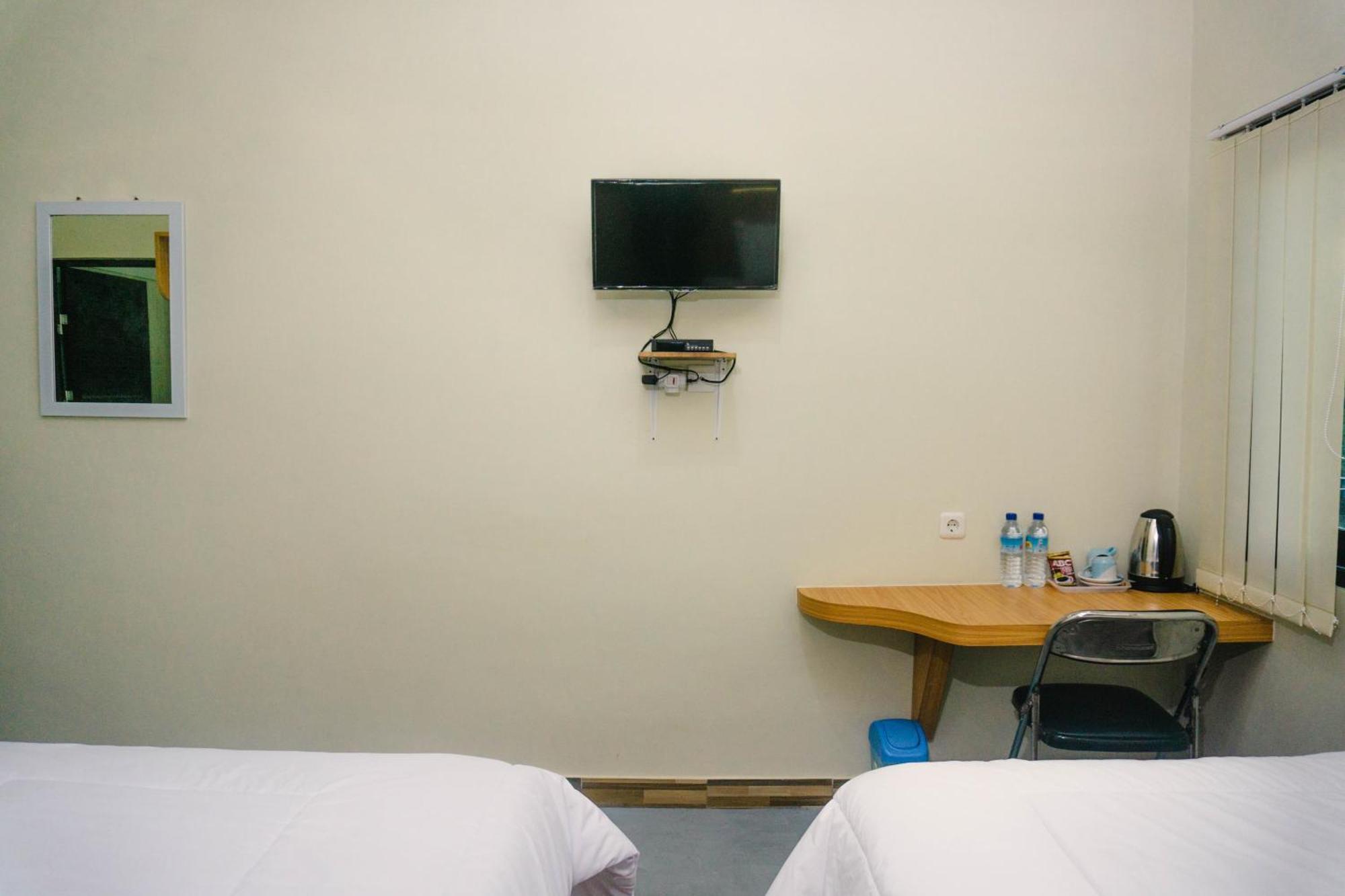Grand Khalifah Guesthouse Sumbawa Eksteriør bilde