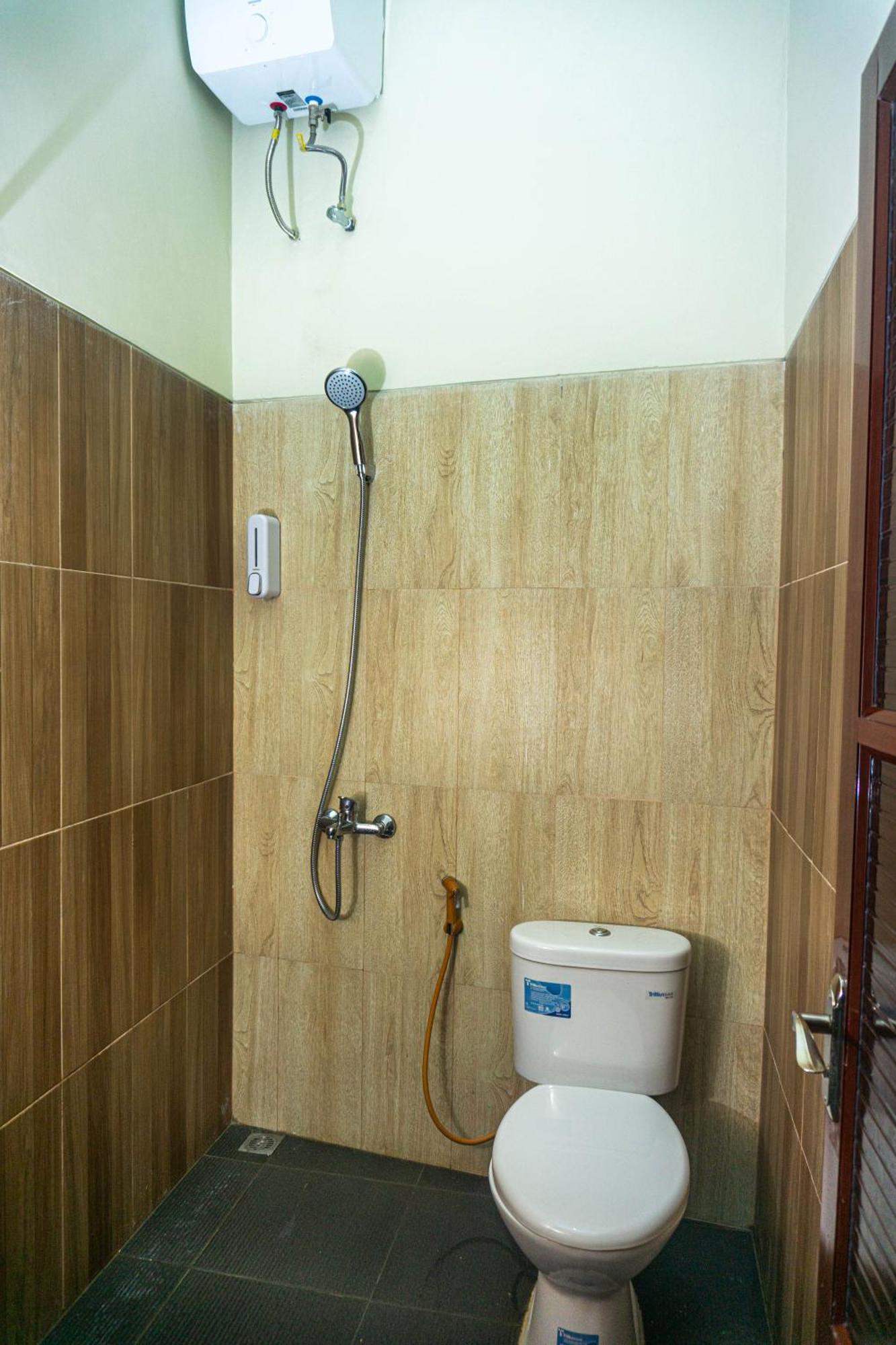 Grand Khalifah Guesthouse Sumbawa Eksteriør bilde