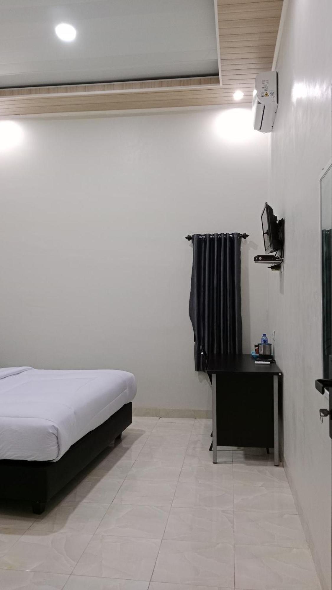 Grand Khalifah Guesthouse Sumbawa Eksteriør bilde