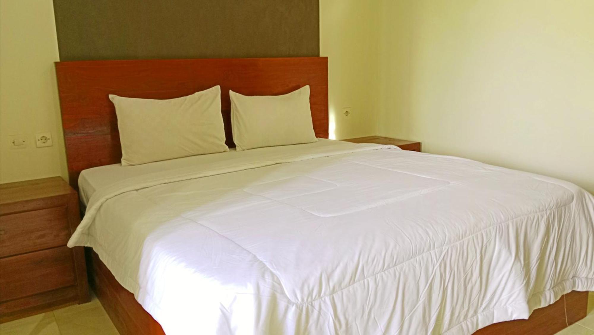 Grand Khalifah Guesthouse Sumbawa Eksteriør bilde