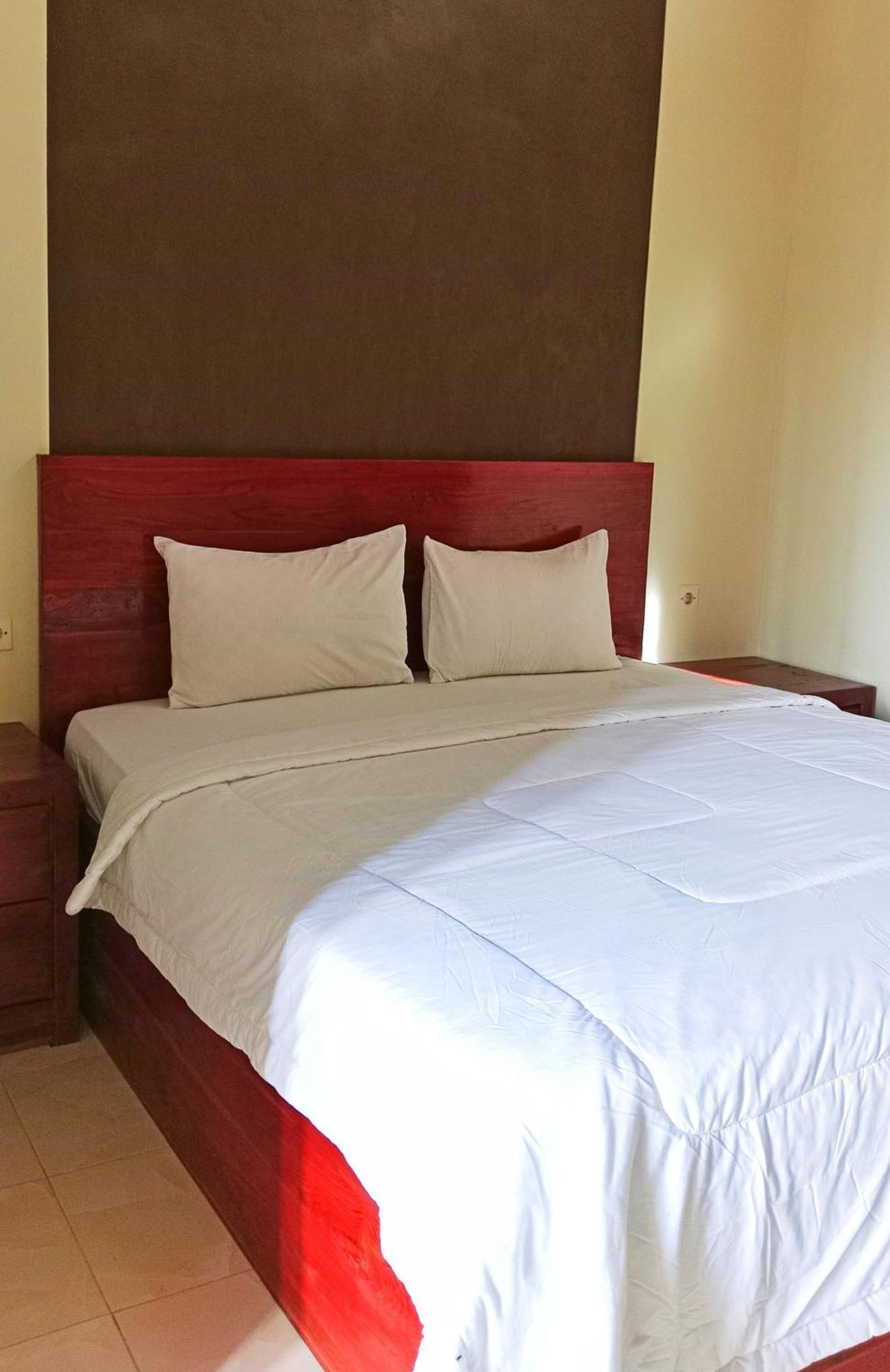 Grand Khalifah Guesthouse Sumbawa Eksteriør bilde
